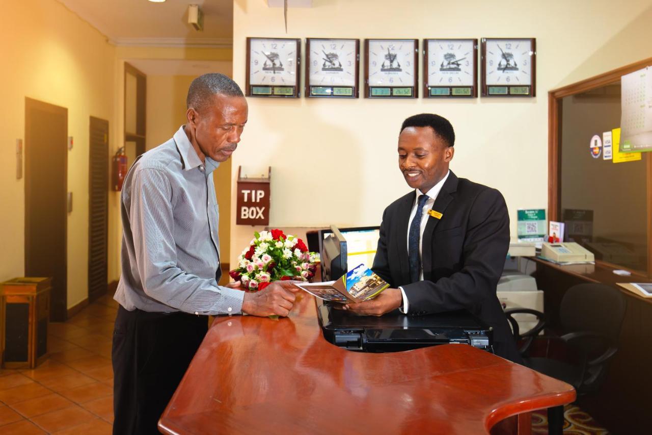 New Safari Hotel Arusha Bagian luar foto